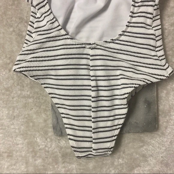 Abercrombie & Fitch One Piece Bathing Swimsuit Sz XS Black White Striped - Picture 7 of 8